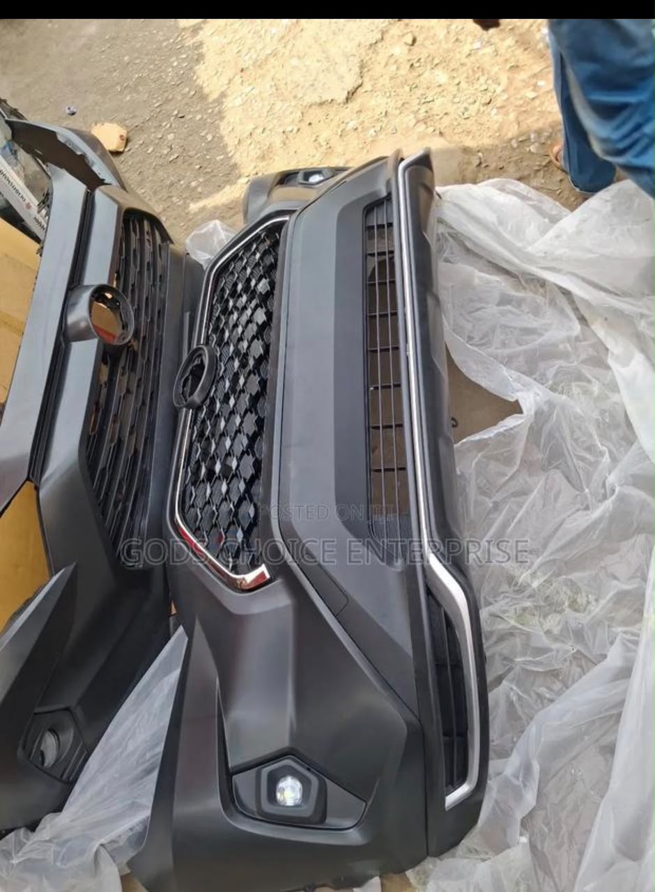 Honda front bumper and grille assembly